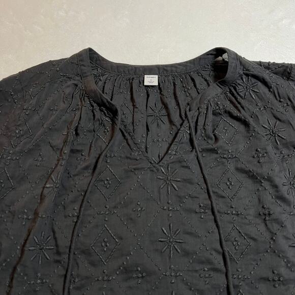 Old Navy Split Neck Boho Embroidered Blouse Size Small Neutral Casual Minimalist - Picture 5 of 11